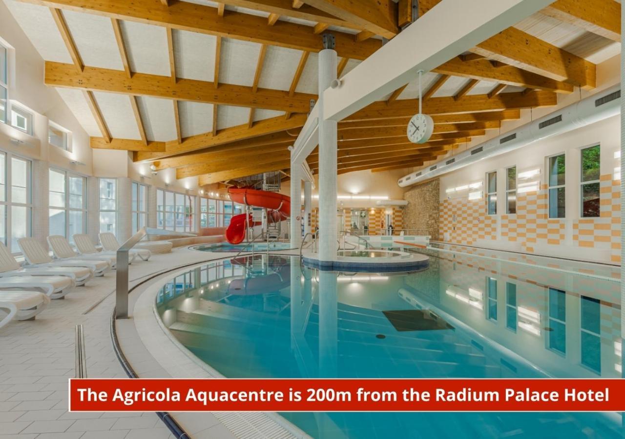Hotel Radium Palace Jachymov Bagian luar foto