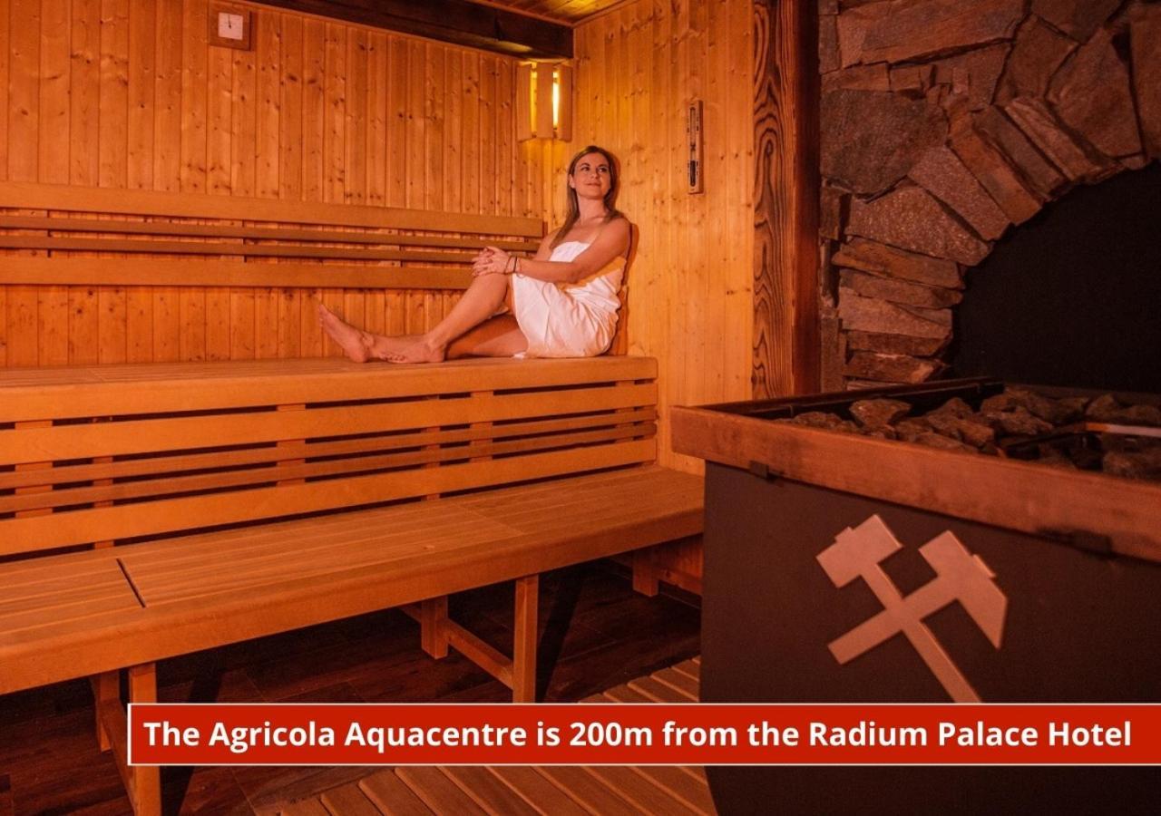Hotel Radium Palace Jachymov Bagian luar foto